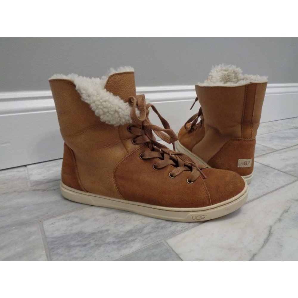 UGG Australia women's size 8.5 Croft S/N 1008491 Chestnut boots